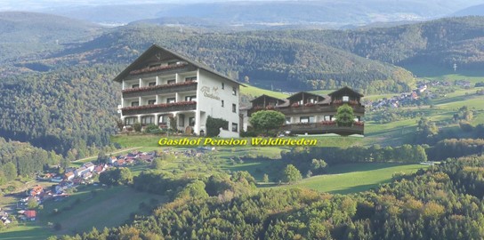 Eine Außenaufnahme vom Gasthof Waldfrieden